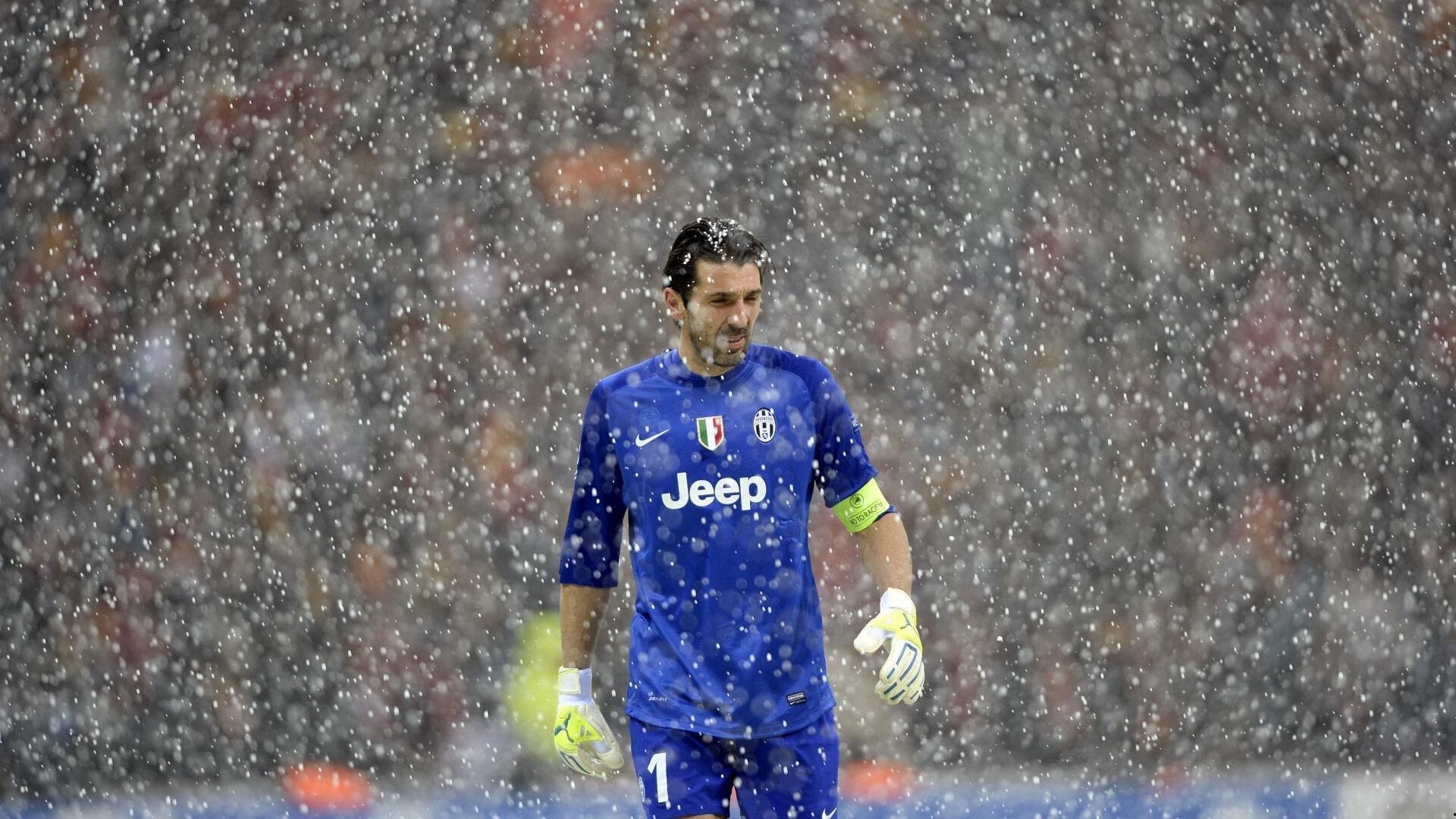 11次失误!西蒙斯叹服,莱昂纳德手大臂长,防守压迫力堪称艺术