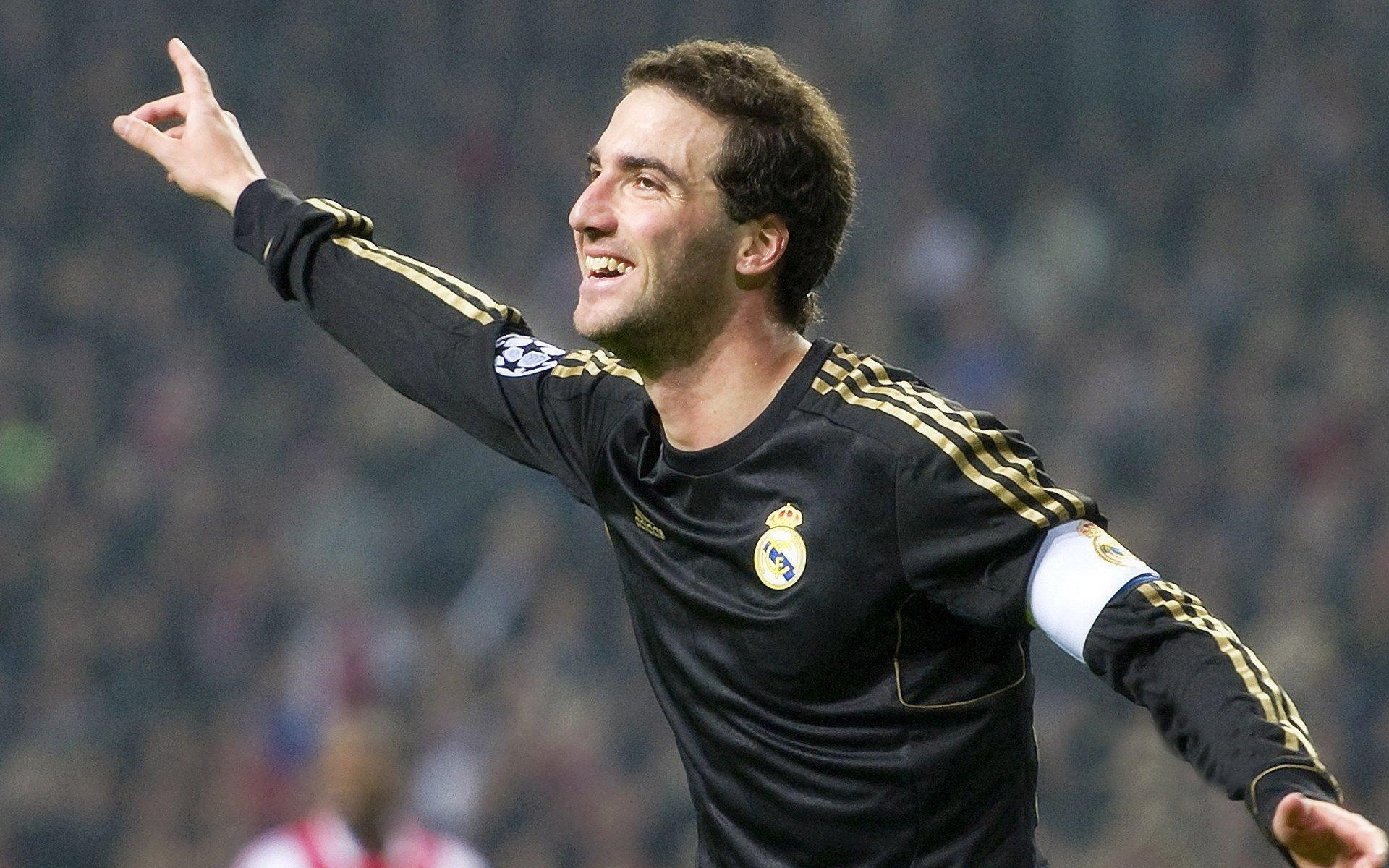 火力全开！拜仁联赛18场连轰两球以上 直逼德甲尘封历史纪录